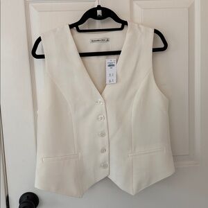 NWT Abercrombie & Fitch Cream Button Vest Size Large